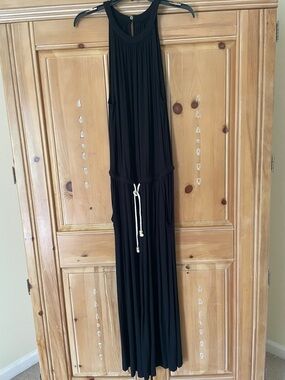 Black Sleeveless Drawstring jumper